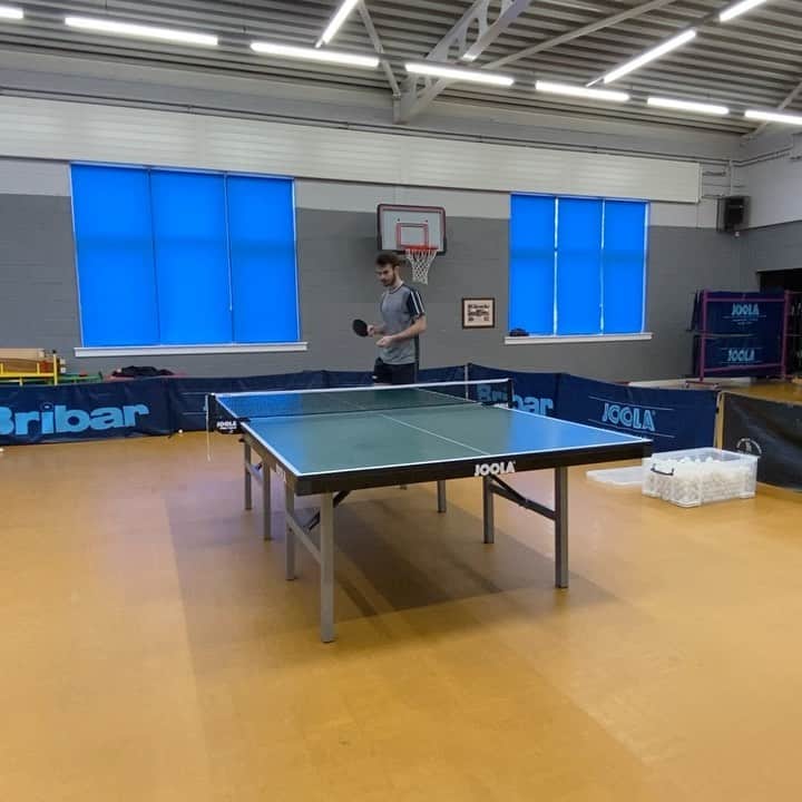 サム・ウォーカーのインスタグラム：「Quarantine training be like... 🤷🏻‍♂️🤣 But did I win or lose the point?! 🤔🏓」