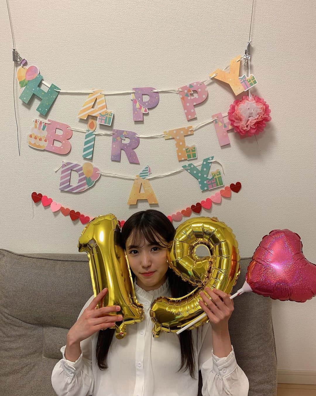 下尾みうさんのインスタグラム写真 - (下尾みうInstagram)「みうDのみなさん！ 昨日は素敵な誕生日をありがとうございました🥰  これからも、よろしくお願いします🙇‍♀️」4月4日 12時33分 - miumiu1343