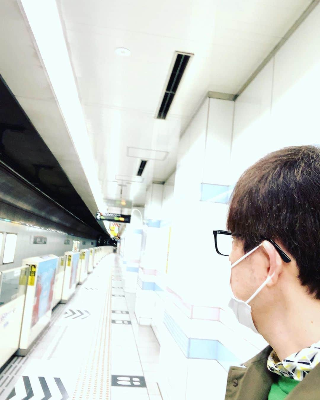 鶴久政治のインスタグラム：「ひとり…。」