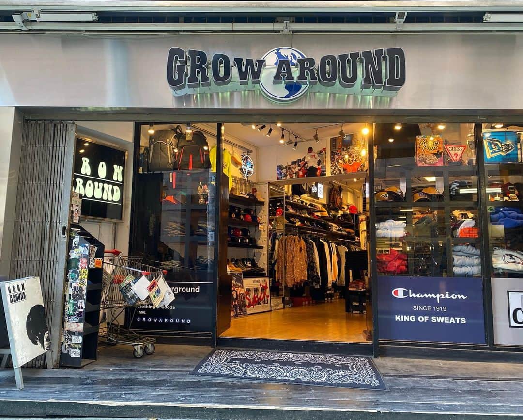 GROW AROUNDさんのインスタグラム写真 - (GROW AROUNDInstagram)「渋谷店、13時〜20時までの短縮で営業しております🗽 オンラインストアは24時間ご注文受け付けております。お問い合わせ時間は12時〜20時までになります！」4月4日 13時21分 - growaround