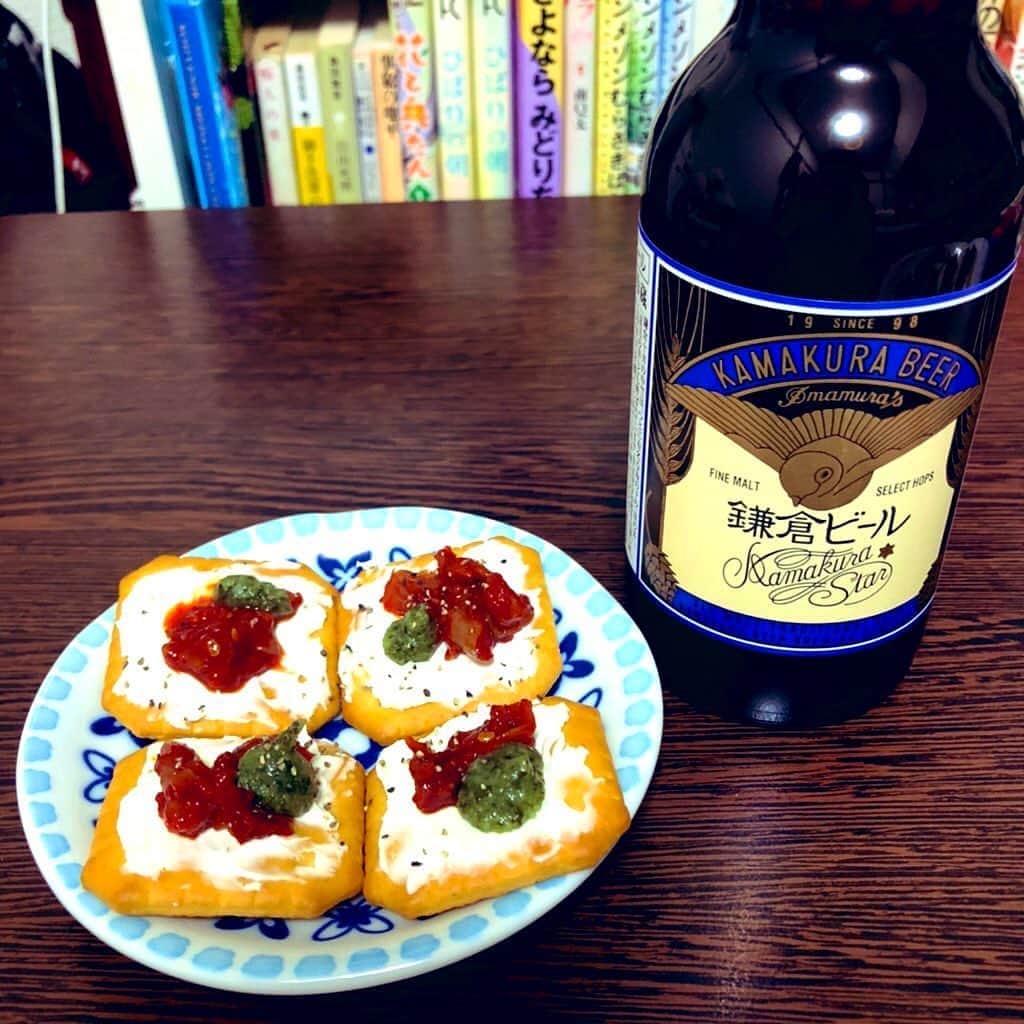 のインスタグラム：「カナッペが大好きなんです！  #カナッペ #クラッカー　#ルヴァン #ルヴァンパーティー #鎌倉ビール #手作り料理 #晩酌 #晩酌女子 #晩酌メニュー #晩酌タイム #晩酌セット」