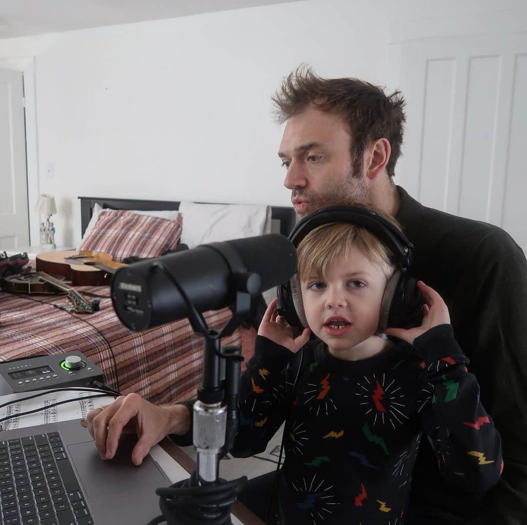 クレア・コフィーのインスタグラム：「ALL NEW CONTENT COMING SOON! Gremlin recording for upcoming @livefromhereapm broadcast on your radios 4/11 and live streamed www.livefromhere.org at 6pm eastern! #familyband」