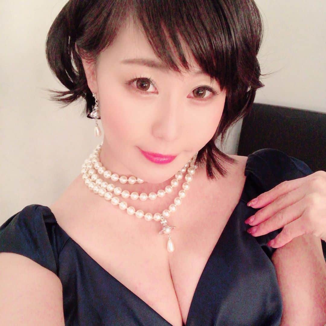 明里ともかさんのインスタグラム写真 - (明里ともかInstagram)「スカパー！授賞式のときの。2019 ネックレス案はボツになりました（笑）　 #スカパー #明里ともか」4月4日 7時43分 - akaritomoka2016