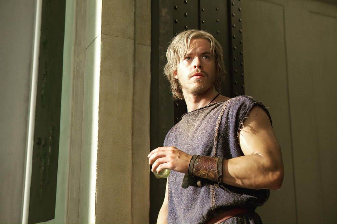 トッド・ラサンスのインスタグラム：「Just found a tonne of Spartacus behind the scenes pics I took that I hadn’t seen for ages! Thought I’d share with you guys.」
