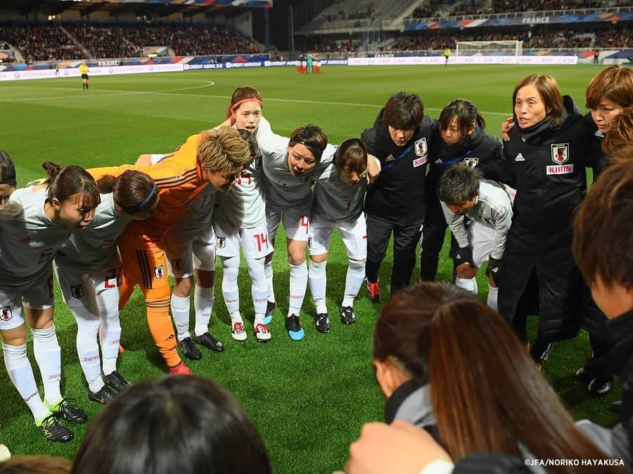 日本サッカー協会さんのインスタグラム写真 - (日本サッカー協会Instagram)「【#OnThisDay】2019.4.4🔙 ・ 国際親善試合 フランス 3-1 #なでしこジャパン 📍フランス/スタッド・アッベ・デシャン ⚽#小林里歌子 ・ 1年前の今日、#なでしこジャパン はワールドカップを2か月後に控え開催地フランスと対戦しました。 ・ GK #山下杏也加 DF #清水梨紗⇒61'#宮川麻都 #熊谷紗希 #南萌華 #鮫島彩 MF #中島依美⇒79'#宮澤ひなた #三浦成美 #杉田妃和 #長谷川唯⇒87'#植木理子 FW #小林里歌子 #横山久美⇒61'#菅澤優衣香 ・ #jfa #daihyo #nadeshiko」4月4日 11時40分 - japanfootballassociation