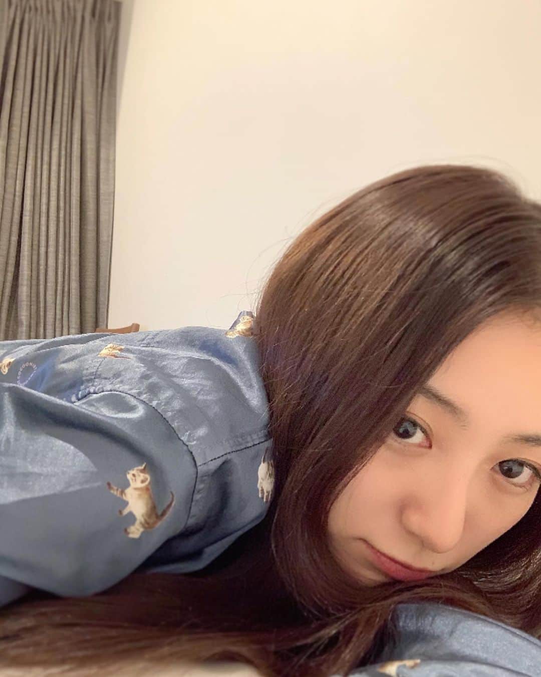 高田里穂さんのインスタグラム写真 - (高田里穂Instagram)「数日前のあたい。 美緒ちゃんがくれたパジャマを着て🍪 みんな、どうか、元気でいてね。」4月4日 21時56分 - riho__takada