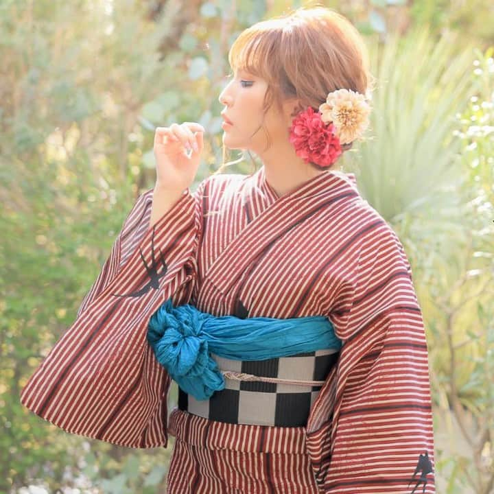 DazzyStoreさんのインスタグラム写真 - (DazzyStoreInstagram)「♡2020年新作 YUKATA by dazzy♡⠀ 4/4(sat) #PICKUP⇒ el90413 ¥5,980+tax⠀⠀⠀⠀⠀⠀ .⠀⠀⠀ 葡萄茶色のストライプ柄に燕(ツバメ)のシルエットを重ねたレトロ可愛い浴衣3点セット👘🐦⠀ 夏祭りや花火大会、店内イベントといった夏のイベントがいっそう楽しくなる、大人女子必見のSETアイテムです🎊◎⠀ .⠀⠀ model→ @kanaxxy_0421⠀⠀⠀⠀⠀ #杉山佳那恵⠀⠀ .⠀⠀⠀⠀⠀⠀ #dazzy #dress #dazzystore #通販 #ドレス #ファッション #可愛い #CUTE #キャバ #キャバドレス #キャバ嬢 #ミニドレス #タイトドレス #ナイトドレス #ニュークラ #ガールズバー #ネットショッピング #いいね #フォローミー #thanks # #ドレス買うならdazzy #beautiful #shooting #下着も充実してるdazzystore #浴衣 #summer #YUKATA」4月4日 23時00分 - dazzy_official