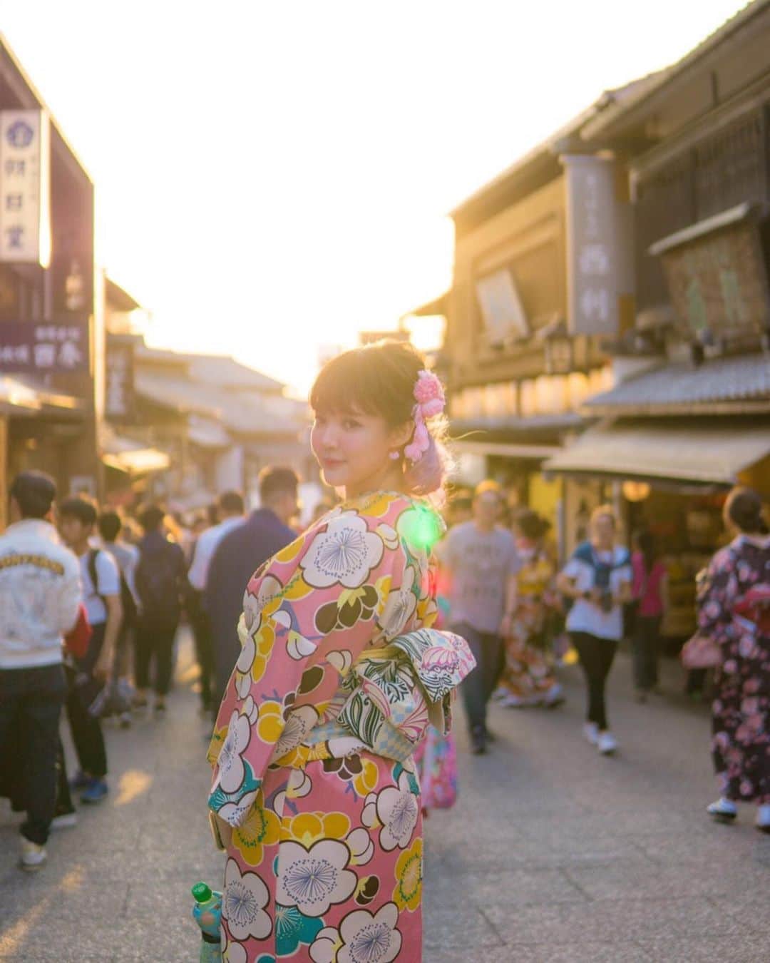 YingTzeさんのインスタグラム写真 - (YingTzeInstagram)「Spring , Two Years Ago . 🌸 This set of kimono photos are still my favourite ! _ Wanted to visit Kyoto , Japan again this year to pray at the Fushimi Inari Shrine ~ but all travel plans have to be postponed till next year. Most of my prayers came true so I would like to visit the shrine again to give thanks . 🙏🏻❤️✨ _ #blessed #kimono #kyoto #kyototravel #sakura🌸 #sakuraseason #japantravel」4月4日 14時32分 - yingtze