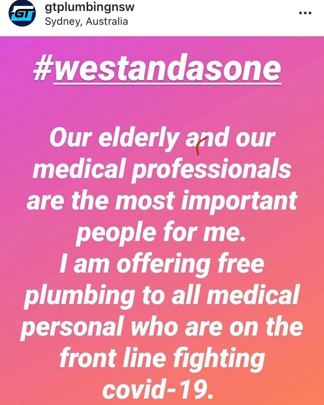 ジョエル・エドガートンのインスタグラム：「Just met ALEX from @gtplumbingnsw and had to post. He is a Plumber wanting to support old folk and front-liners with his services in the Sydney area. An example of how individuals in the community are stepping in above and beyond to support in their own way. Salute to Alex and other like minded people.」