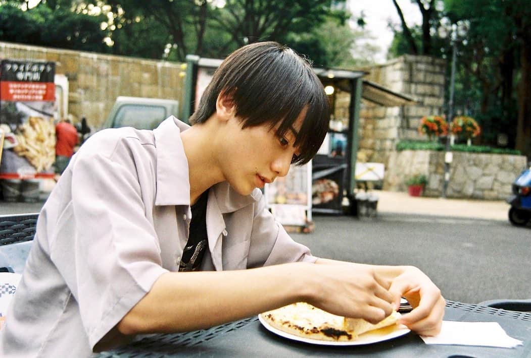 小西詠斗のインスタグラム：「去年の夏頃の写真かな 家でカメラロール眺めてたらあったので載せておきます☀️」