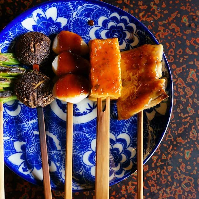 福島県さんのインスタグラム写真 - (福島県Instagram)「会津みそ田楽 赤みそに砂糖と柚子・じゅうねん（えごま）・山椒などの薬味を練り込んで味付けしたみそだれが特長です。こんにゃく、豆腐生揚げ、しんごろう餅、身欠きにしん、里芋などの素材の素朴な味とみそだれの風味が溶け合い、炭火で焼くことで香ばしく懐かしい味が広がります。 #会津若松市 #会津みそ田楽 #郷土料理 #福島 #ふくしま #ふくしまからはじめよう #fukushima #traveljapan #futurefromfukushima #japantrip #fukushimatrip #art_of_japan #instagramjapan #japan_of_insta  #insta_fukushima  #special_spot_ #japanfood #fukushimafood」4月4日 17時06分 - realize_fukushima