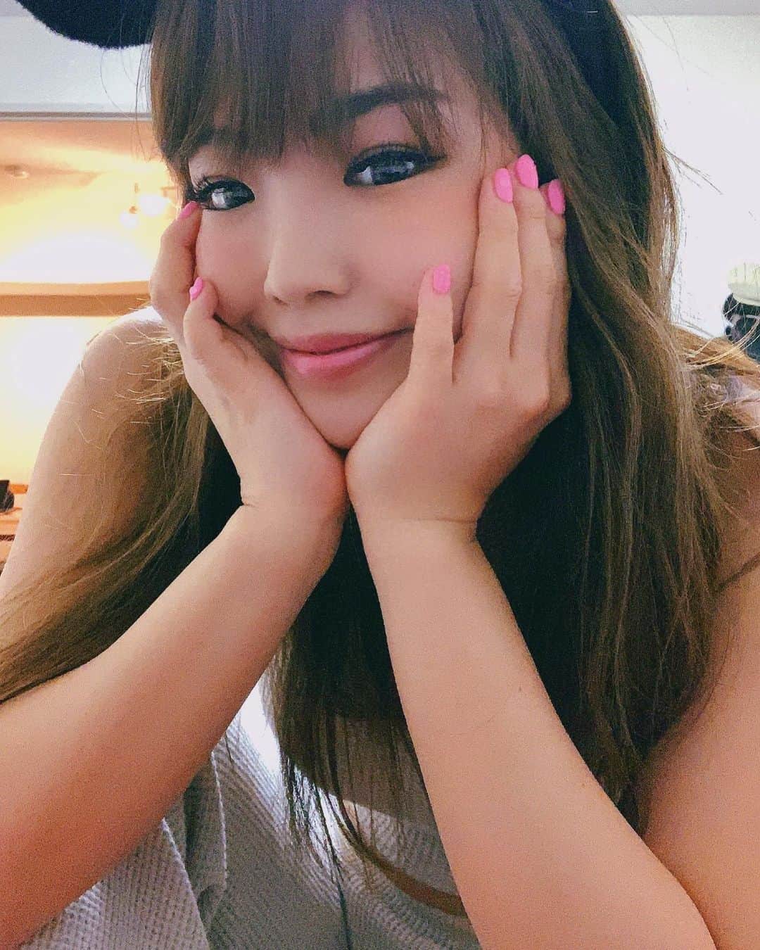 Linaのインスタグラム：「. 先月のお誕生日前は美容を詰めこんだよ♡ . @salon__ef__official . ディープ&シングルmix 11.13.12㎜/ccカール 担当　三浦さん . . @trunail. @glow_clinic_shibuya. . いつもありがとうございます😊💗. . #salonef #ef #マツエク #eyelash #nail #trunail #pinknails #glowclinic #グロウクリニック」
