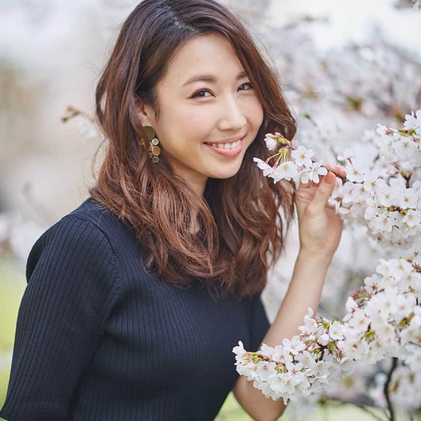 崎本ゆかりさんのインスタグラム写真 - (崎本ゆかりInstagram)「🌸 来年はまた、みんなが笑顔で 桜を見られますように.. 大変な時も 綺麗に咲いてくれてありがとう。 . . #🌸 #さくら#桜#ソメイヨシノ#春#懐かシリーズ #笑顔#免疫力アップ#桜と私」4月4日 18時20分 - yukariiiin5