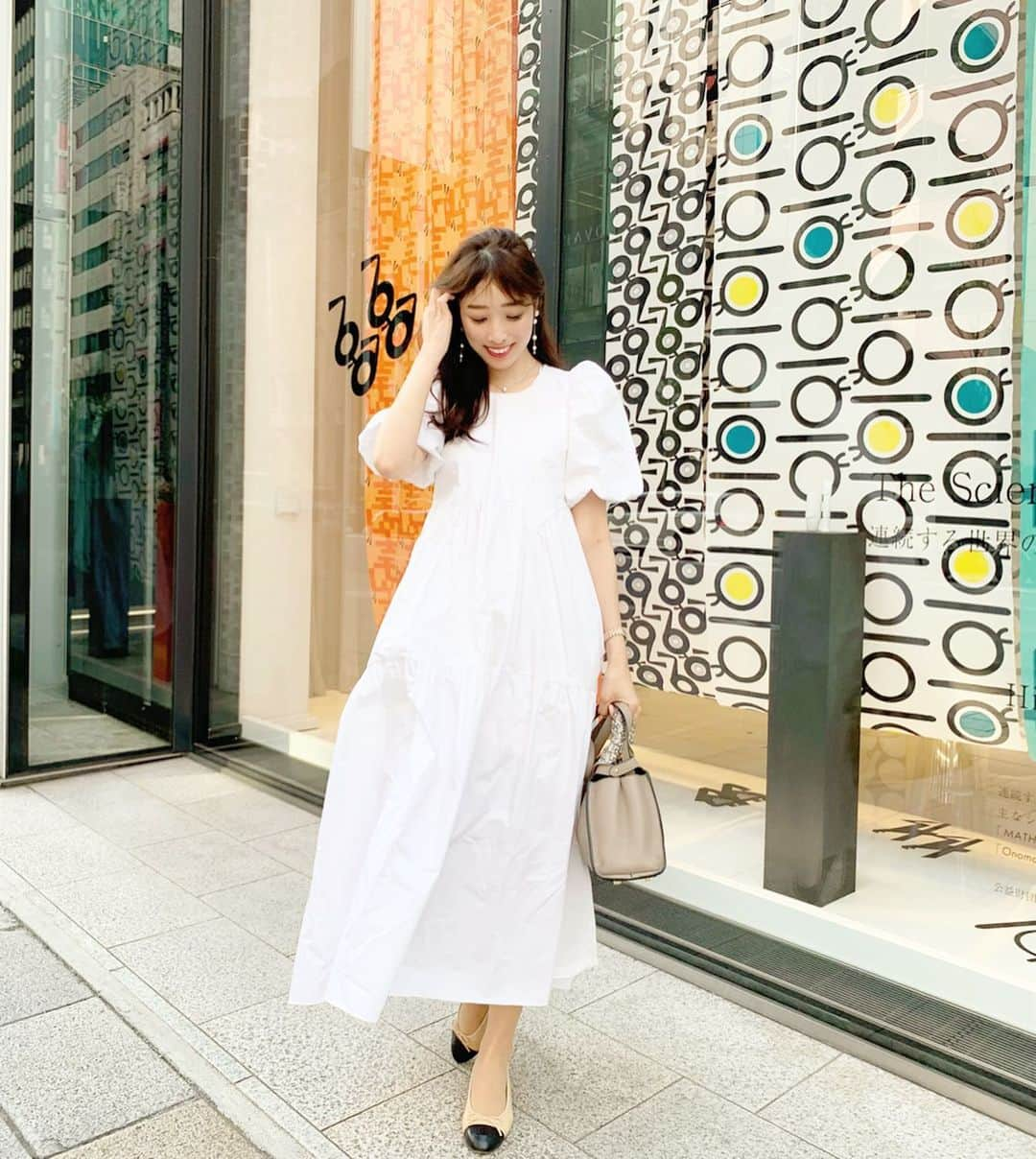 越馬千春さんのインスタグラム写真 - (越馬千春Instagram)「. . ちょっと前の💕👗 それどこの？と聞かれるワンピース✨ 春夏も白が着たくなります💐✨ . . #onepiece ..#zara (@zara ) . . イヤリングはElebrillerです😌 . #春コーデ#coordinate #コーディネート #コーデ #fashion #ootd #おでかけコーデ#onepieceholic#ホワイトコーデ#White#ホワイトワンピース#Elebriller #エレブリエ #élégance #briller #アクセサリーブランド #ピアス #pierce #コットンパール #スワロフスキー #accessory #スワロフスキーコットンパールピアス #スワロフスキーチェーンピアス #パール #Perl#コットンパールチェーンピアス#イヤリング」4月4日 18時17分 - chiharukoshiba