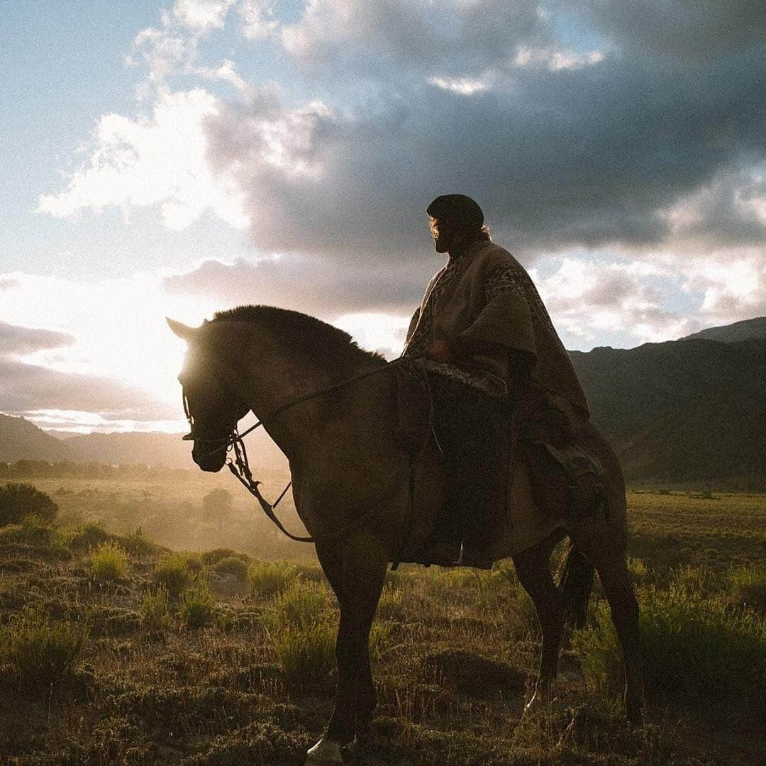 クリスチャンディオールさんのインスタグラム写真 - (クリスチャンディオールInstagram)「TALES OF THE WILD – GAUCHO Travel with Dior from home deep into the heart of the breathtaking Patagonian landscape where @jakotango left the life his parents had planned for him to follow the path of his childhood heroes among horses. Discover the full episode on our IGTV. Enjoy the episode, take time to find your peace of mind and escape with Dior. • #StaySafe #DiorStandsWithYou #DiorParfums @diorparfums」4月4日 18時30分 - dior