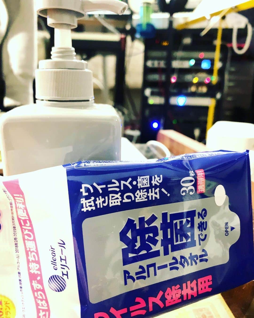 鶴久政治のインスタグラム：「recordingチュウ。 順調に進んでいます」