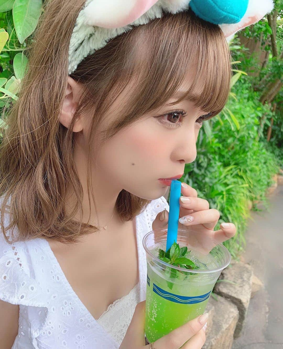 りなてぃさんのインスタグラム写真 - (りなてぃInstagram)「﻿ ﻿ なつかし写真シリーズ📷🥺﻿ ﻿未公開写真を添えて...。←は ﻿ 早くお出かけ出来るようになるといいな...💭﻿ ﻿ ﻿ それまでしっかり予防して﻿ いろんな準備進めておこう。😌💓﻿ ﻿ そんなこんなで結局朝からデスク向かって﻿ お家で📖✒️🏠💭﻿ ﻿ ﻿ 夜はみんなから教えてもらった﻿ ドラマとか映画観てるよ🎞♥️﻿ ﻿ いまは、プリズンブレイク！！（遅い？）﻿ ﻿ ハラハラする、すき🥺💓💓﻿ ﻿ ﻿ ﻿ #マツエク #まつ毛パーマ #カラコン #アイメイク﻿﻿﻿﻿﻿﻿ #りなてぃー #りなてぃー #シルバーアクセサリー﻿﻿ #デカ目メイク #ネイル #コスメ #コスメ好き ﻿﻿﻿﻿﻿﻿﻿﻿﻿﻿﻿﻿﻿﻿﻿﻿﻿﻿﻿﻿ #東京 #ディズニー #ディズニーシー #disney #disneysea #東京ディズニーシー﻿ ﻿ ﻿ ふう...💭﻿ ﻿ ﻿」4月4日 20時46分 - rinatea_25