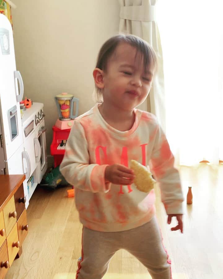 Adamのインスタグラム：「Absolutely loves the new @dualipa #dualipa #baby #deathmetal」