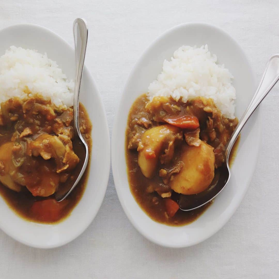 樋口正樹さんのインスタグラム写真 - (樋口正樹Instagram)「nikujaga curry . 残してた肉じゃが カレーにリメイク。 . . #優しい味 #朝カレー #肉じゃがカレー #カレーライス #カレー #🍛 #家庭の味 #国民食 #nikujagacurry #curry #curryrice」4月5日 7時27分 - higuccini