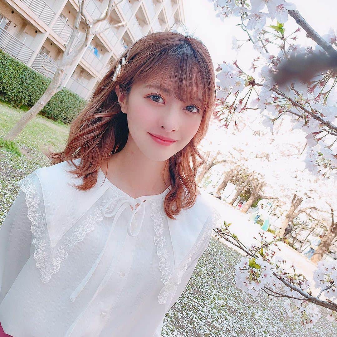 羽島みきのインスタグラム：「アイコンかえましたよっと  桜の花言葉みたいに 優雅な女性になりたいわね🥴💓🌸 #桜」