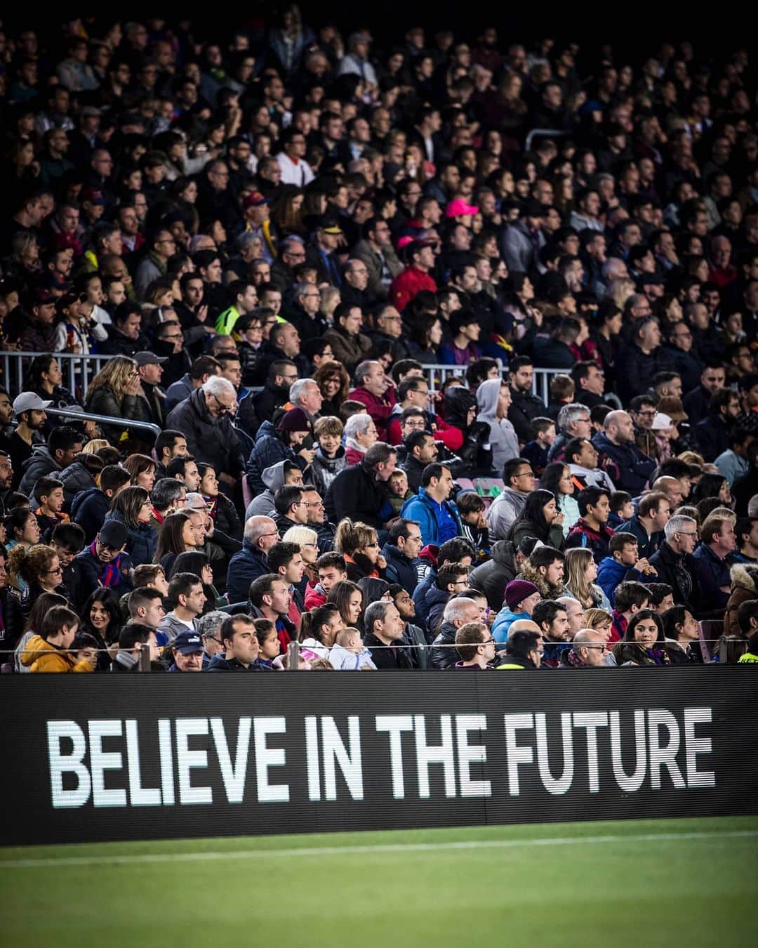 FCバルセロナさんのインスタグラム写真 - (FCバルセロナInstagram)「🙏 Believe 🏡 #StayHome」4月4日 23時40分 - fcbarcelona