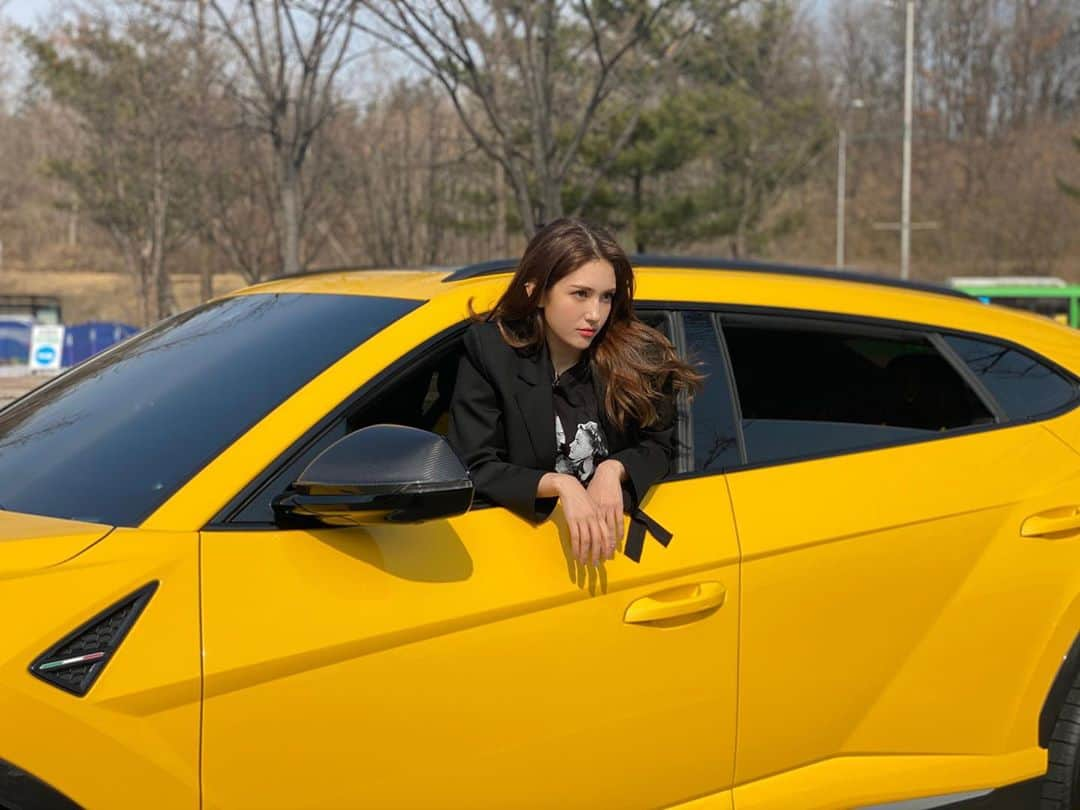 ソミさんのインスタグラム写真 - (ソミInstagram)「‘I AM SOMI’ EP.02 DRIVING MY DREAM CAR! ★드디어 드림카 영접하는 날★ OUT NOW on YouTube!  Thank  you @lamborghini_seoul and SQDA Motors!  SOMI's first reality show 'I AM SOMI' ★Every Saturday 10 p.m. (KST) on THE BLACK LABEL YouTube ★ PLEASE SUBSCRIBE, LIKE, AND TURN ON YOUTUBE NOTIFICATIONS!  전소미의 첫 리얼리티, ‘I AM SOMI’ ★매주 토요일 오후 10시(KST) THE BLACK LABEL YouTube 공개★ 구독, 좋아요, 알람설정 눌러주세요!  #SOMI #전소미 #IAMSOMI #아이엠소미 #THEBLACKLABEL #더블랙레이블」4月4日 23時41分 - somsomi0309