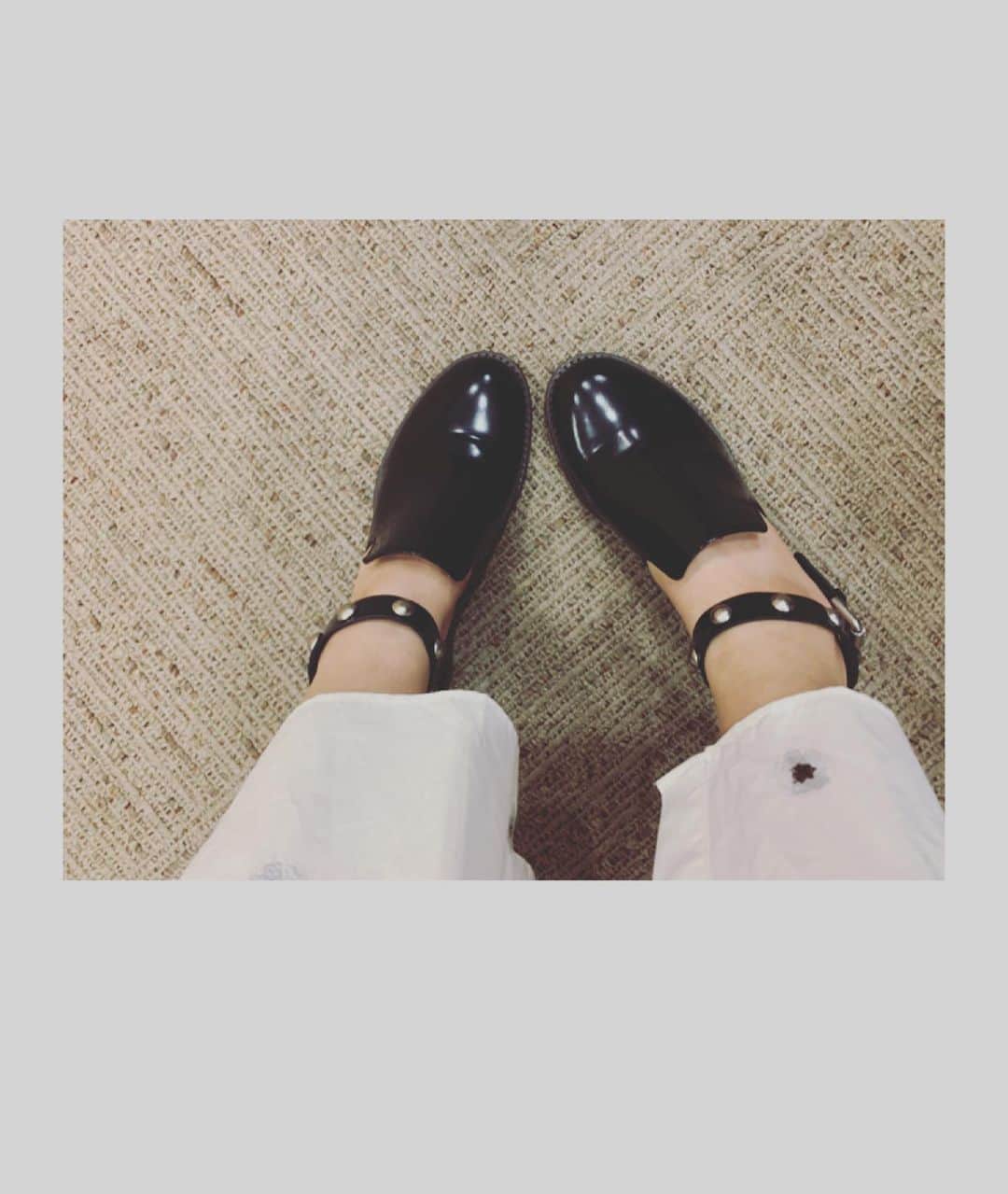 逢田梨香子さんのインスタグラム写真 - (逢田梨香子Instagram)「今日の私服。 最近ZARAにハマってます。 靴はお正月のセールで半額で買った新しいやつ👡 . . .  onepice#zara  shoes#seebychloe」4月4日 23時55分 - aida_rikako_