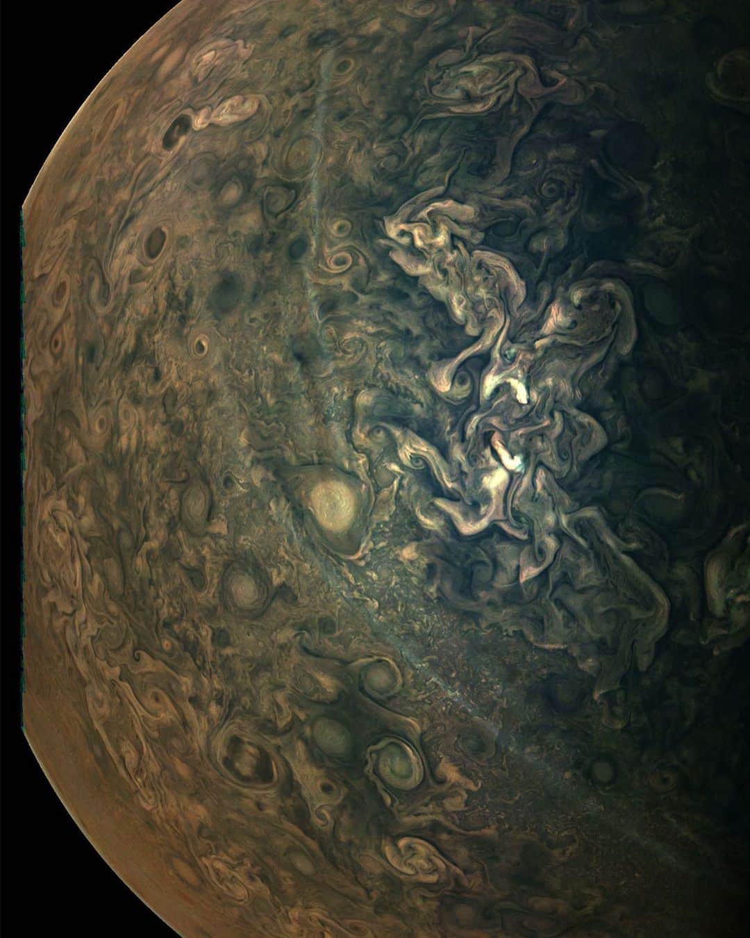 NASAさんのインスタグラム写真 - (NASAInstagram)「Up for some virtual cloud watching? ☁️ ⁣ ⁣ What do you see in Jupiter's hazy atmosphere? ⁣ ⁣ Our @NASAJuno mission captured this look at the planet’s thunderous northern region during the spacecraft’s close approach to the planet on Feb. 17, 2020. ⁣ ⁣ Some notable features in this view are the long, thin bands that run through the center of the image from top to bottom. Juno has observed these long streaks since its first close pass by Jupiter in 2016. ⁣ ⁣ Image Credits: Image data: NASA / JPL / SwRI / MSSS⁣ Image Processing: Citizen Scientist Eichstädt⁣ ⁣ #CloudWatching #NASA #Jupiter #SolarSytem #Hazy ⁣」4月5日 2時35分 - nasa