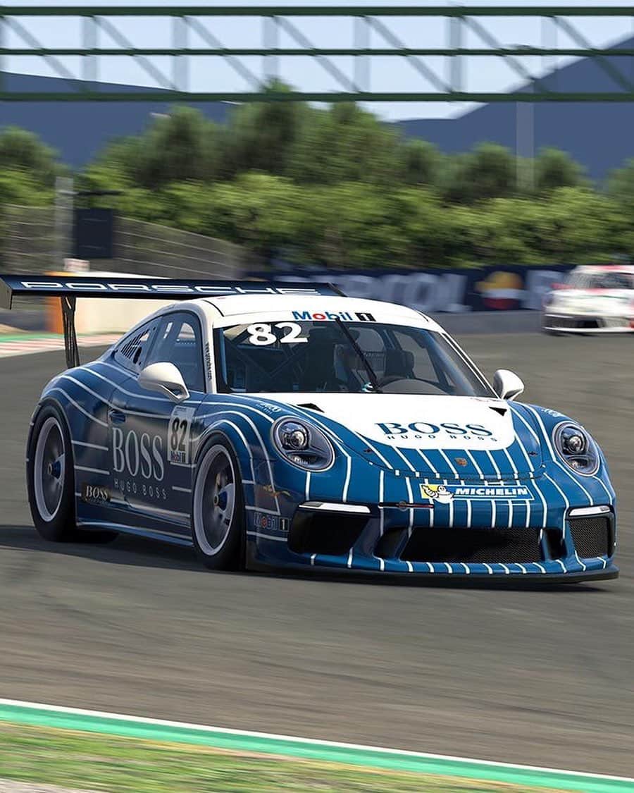 アンドレ・ロッテラーのインスタグラム：「Had some fun times at the #porschemobil1supercup today. It was my first e-race and what can I say... was tricky to pass all the virtual accidents and stay out of trouble 😂  #eracing #twitch #gaming #rookie @boss」