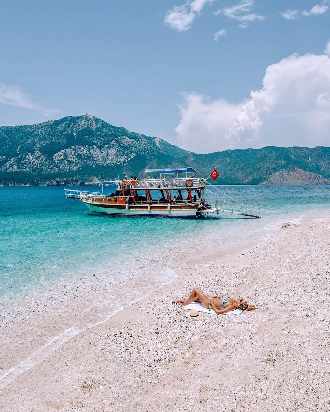 Izkizのインスタグラム：「Craving island life 💙 but happy to be safe (not stuck!) at home after seeing what our amazing key workers go through everyday 🙏🏻 Where will be the first place you travel to when this is over?」