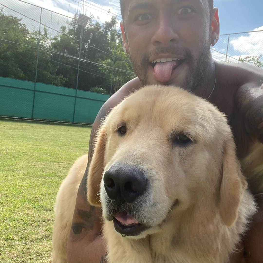 ネイマールさんのインスタグラム写真 - (ネイマールInstagram)「⚽️🐶🐶🐶」4月5日 3時33分 - neymarjr