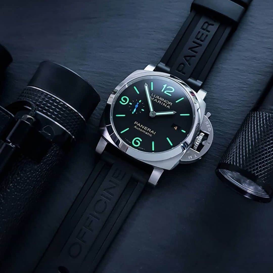 パネライのインスタグラム：「A great capture of the iconic #Panerai lume on the #PAM1312 44mm Luminor Marina. Pic by @walkoftime #paneraicentral」