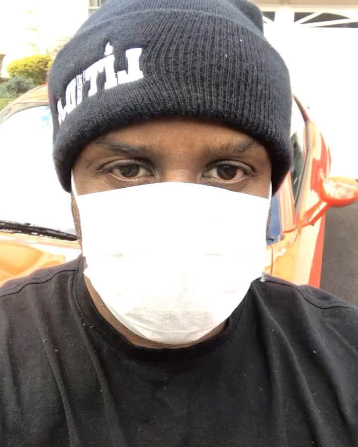 ファンクマスター・フレックスのインスタグラム：「PLEASE EVERYONE WEAR YOUR MASK OUTSIDE! (Don’t ask me why I’m nodding to music!🤷🏾‍♂️) I’ve learned over the last few weeks what’s important and what isn’t! If we stay in, keep our distance and wash/sanitize our hands we will get through it quicker! God bless the families that have lost a loved one! Unreal how people are dying! I know many families are without money and hope but we will get through it! Djs the clubs ain’t going anywhere! It will return better than ever! Survival is more important! This time at home for me has been priceless! I’m having an Amazing time with my kids! Hunter, Jayden and Dante(wish u lived closer! Happy Birthday) Dad, Marlene and Maria! Blessed to have u guys! JUST STARTED THE @40dayReset! Need to slim down!😂😂😂😂」