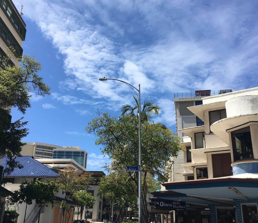 alohatable_waikikiさんのインスタグラム写真 - (alohatable_waikikiInstagram)「It’s a fine day today! テイクアウト日和。  #takeoutzetton #togozetton #ubereats #stayhome #stayhealthy #eattakeout  #zigu #alohasteakhouse #pleaseletusknowyourrequest #ゼットンハワイ #テイクアウト承ります　#リクエストお聞かせ下さい！#hawaii #waikikirestaurant #hawaiifoodie #hawaiigourmet  #curbside #curbsidepickup」4月5日 6時27分 - alohatable_waikiki