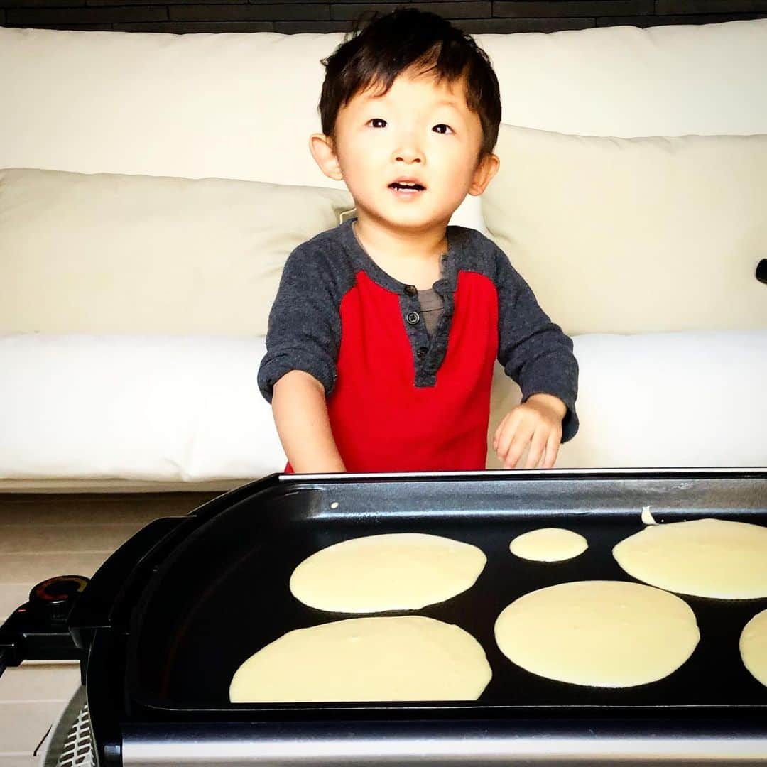 中村獅童さんのインスタグラム写真 - (中村獅童Instagram)「今日はお家でパンケーキ作り #陽喜」4月5日 16時44分 - shido_nakamura