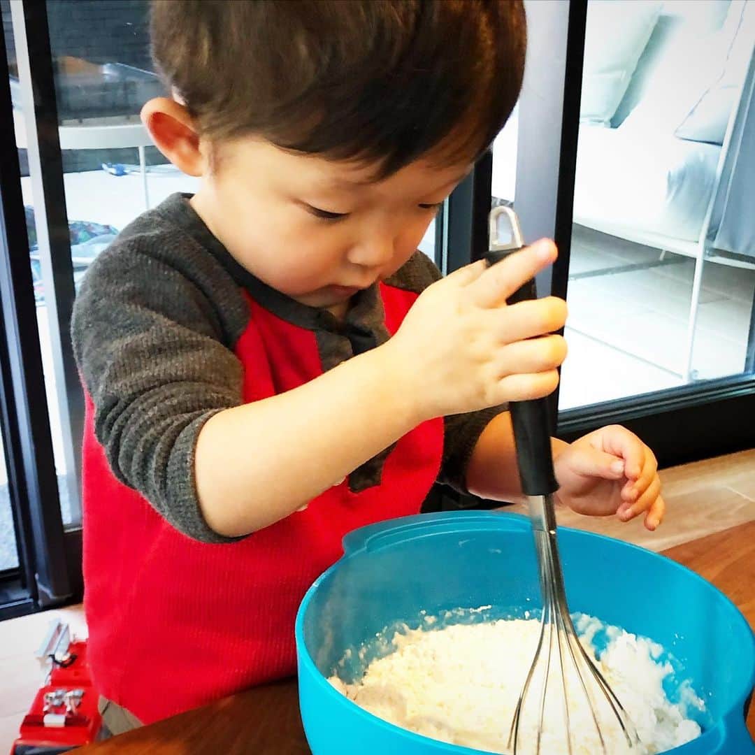 中村獅童さんのインスタグラム写真 - (中村獅童Instagram)「今日はお家でパンケーキ作り #陽喜」4月5日 16時44分 - shido_nakamura