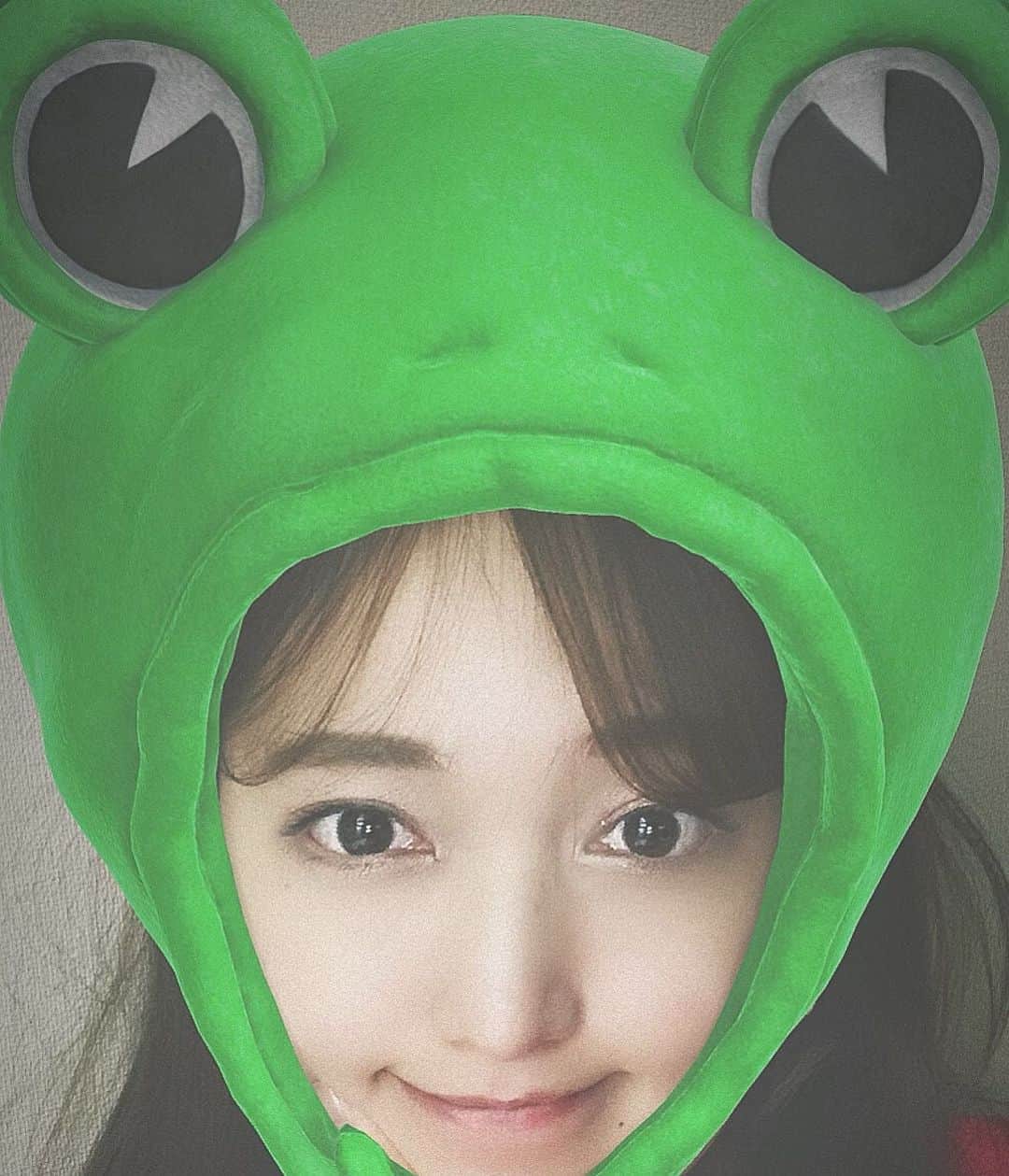 ぐんじりなのインスタグラム：「. 行きたいところリストを作る日々🐸 . . #お家時間」