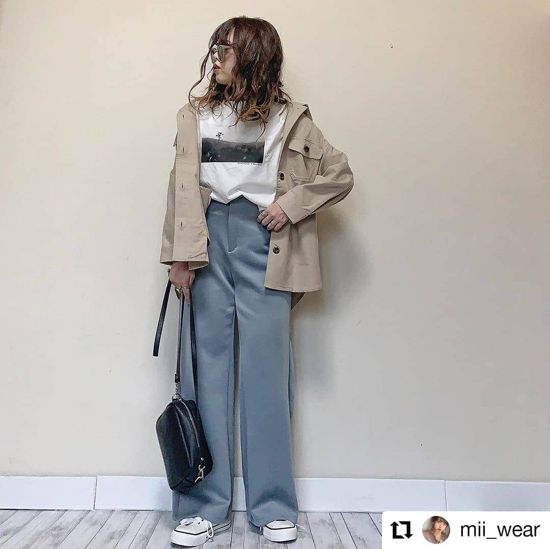 ハニーズ公式さんのインスタグラム写真 - (ハニーズ公式Instagram)「#Repost @mii_wear﻿ • • • • • •﻿ ﻿ 587-11-6120 ⑦オフ×クロ﻿ 『フォトプリントTシャツ』￥980﻿ ﻿ 673-42-7886 ⑨ダークベージュ﻿ 『シャツジャケット』￥2,980﻿ ﻿ @mii_wearさんの投稿です。﻿ 素敵な投稿ありがとうございます。﻿ ﻿ • • • • • •﻿ ꕤ﻿ ꕤ﻿ ꕤ﻿ honeys × gu の#プチプラコーデ﻿ ﻿ ﻿ フォトプリントTeeはゆったり着たくてLLサイズ﻿ 思った通り袖にボリューム感が出て可愛かった☺﻿ シャツジャケットはLサイズで程よいオーバーサイズ感❤﻿ ﻿ ﻿ outer.tops⇒ @honeysofficial﻿ bottom⇒ @gu_global @gu_for_all_﻿ #カットソースラックス﻿ ﻿ ﻿ ꕤ﻿ #mamagirl #mineby3mootd #honeys #ハニーズ #pr #guコーデ #みんなのGUコーデ #gu春コーデ2020 #シャツジャケット #フォトt #フォトプリントt #フォトtシャツ #カラーパンツ #くすみカラー #くすみブルー #スニーカー女子 #スニーカーコーデ #春ファッション #春服 #春コーデ #大人カジュアル #大人カジュアルコーデ #ママコーデ」4月5日 17時51分 - honeysofficial