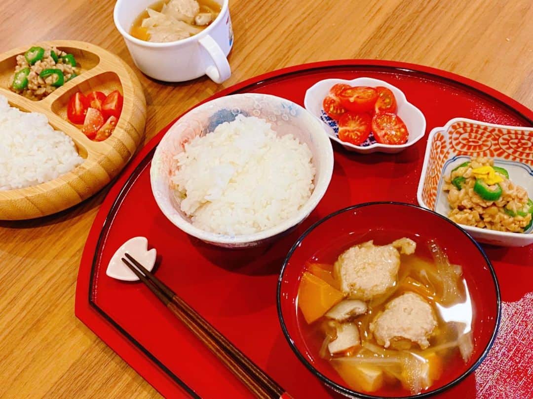 保田圭さんのインスタグラム写真 - (保田圭Instagram)「朝食のメインは鶏団子汁。#詳しくはブログで見て下さい♡」4月5日 9時01分 - keiyasuda1206