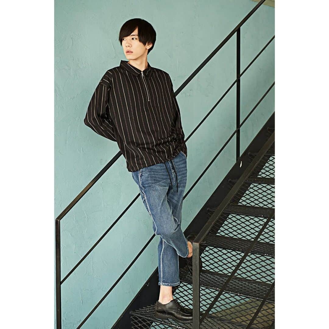 アベイルオフィシャルさんのインスタグラム写真 アベイルオフィシャルinstagram Men S Style Book 内藤秀一郎 Syuichiro Naito さん着用 春を感じるストライプシャツコーデ ペインターデニムで涼し気に メンズ ハーフジップ