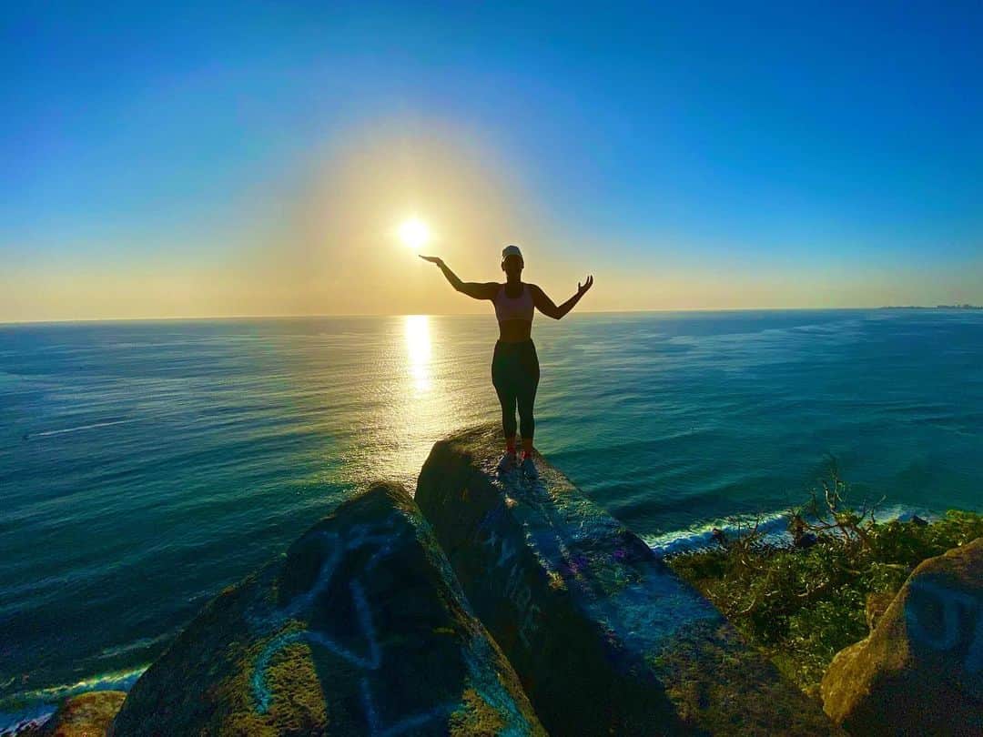 メーガン・ネイのインスタグラム：「-Good Morning-  be gentle to yourself. be patient. be kind . 🌼  If you’re finding yourself down, little lost or just uncertain of things. Take some time for YOU. 🌏🌟ground yourself, re set and be thankful.  Stoked with the amazing humans in my life at the moment. You know who you are ❤️ #beYOU」