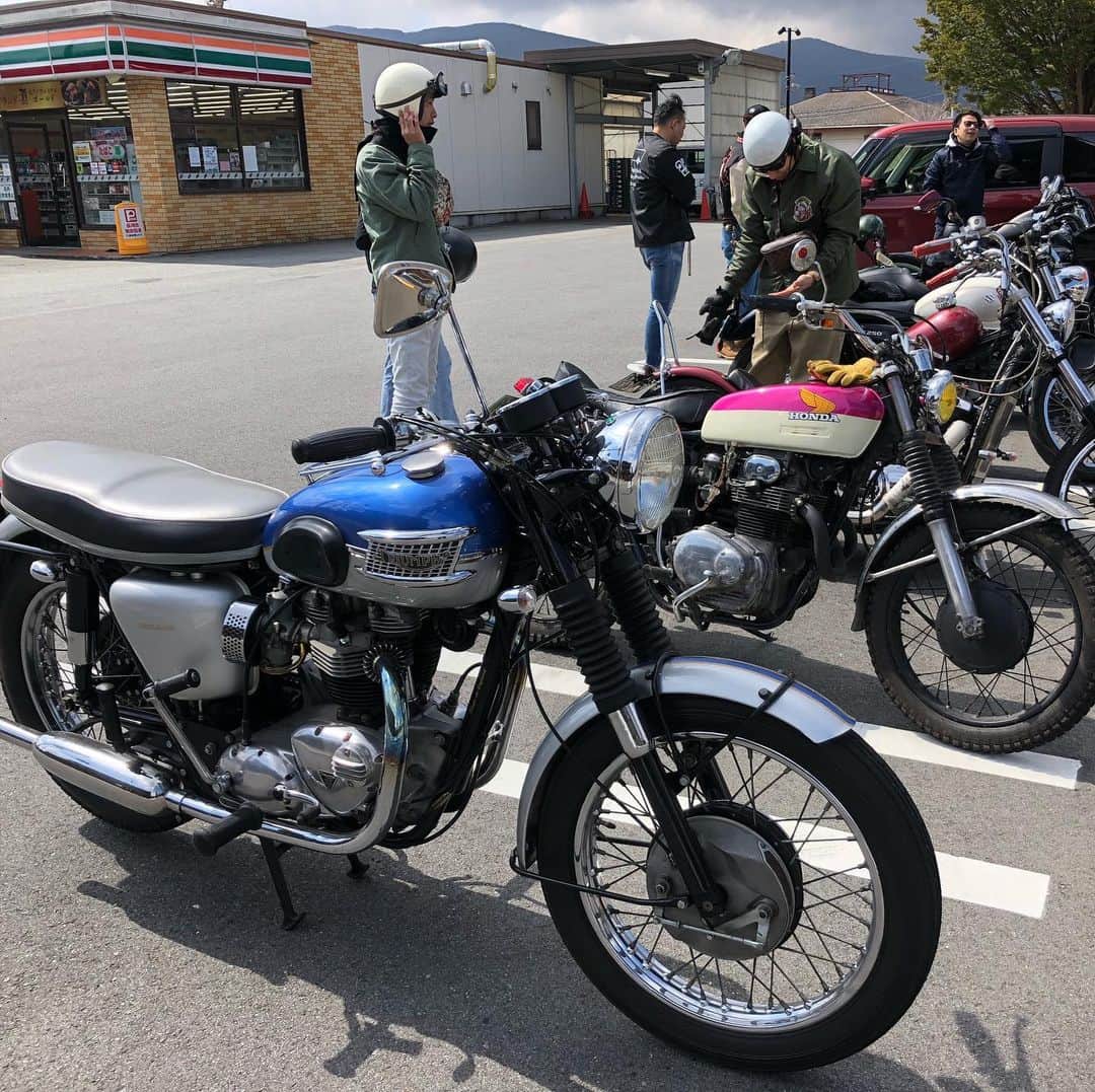 のインスタグラム：「プチツーリングなう！久しぶりにボニーで出たぜ‼︎ #ツーリング #gspeedboys」