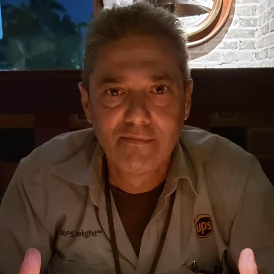 アナベル・アコスタさんのインスタグラム写真 - (アナベル・アコスタInstagram)「This is my father. His name is Carlos Acosta. Hes almost 60 years old. He’s a proud driver for UPS & has been for many years. My father loves his job. Hardest working man I’ve ever known. He’s my hero. However, every single day that I wake up I pray for his safety along for the worlds during this time because as online orders and deliveries continue to soar during the COVID-19 outbreak on the contrary to statements ups has put out, TRUTH is they have done NOTHING to protect their drivers. I speak to my father everyday: The gloves, masks, & sanitation products my dad uses he’s had to find and buy himself. He’s struggling out there, he’s scared, he goes to work everyday concerned about the working conditions along w the rest of all his co workers. His hands are full of blisters and in pain due to allergies he has to the latex gloves and the long hours they are now having to work during this time but he still shows up & does his job because he knows that now more than ever the world is depending on people like him. I think u can do a lot more @ups Gloves, hand sanitizer, masks, if u can get them. But gloves and hand sanitizer for sure and then also the main thing is sanitizing the trucks. Your company's precautions are not keeping any of your employees or your customers safe. I’m not ready to lose my father. The world is losing enough lives. Do ur part please. To my followers if u can please help spread the word it would mean the world to me. Repost on your stories. Do what u can. Anything helps. I love u all. We are in this together ❤️ #staysafe #stayhome #DOMOREUPS」4月5日 11時09分 - anabelleacosta1