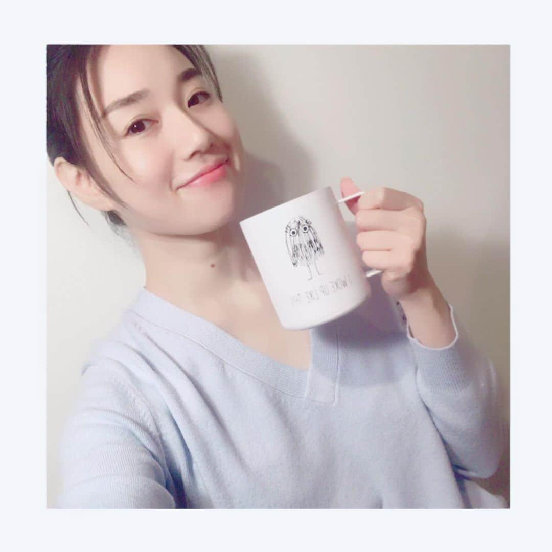 瀬稀ゆりとさんのインスタグラム写真 - (瀬稀ゆりとInstagram)「☕️❤️ my fav mug. 温かい飲み物でリラックス☺️ . . #mug #hotwater #relaxingtime #お白湯好き #リラクゼーション #美容と健康 #beauty #おうち時間」4月5日 11時15分 - yurito.seki