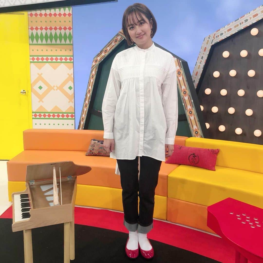 麻生夏子さんのインスタグラム写真 - (麻生夏子Instagram)「2020/3/14(土)放送のtvk「吉田山田のドレミファイル」衣装。﻿ ﻿ @zootiestylinglab さんにご協力いただきました。 ﻿ 2020年度に入り、今年でこちらの番組は4年目突入です！今年もよろしくお願いします✨  #吉田山田のドレミファイル #instafashion #fashion #coodinate #ootd #zootiestylinglab #イーザッカマニア #ezakkamania﻿」4月5日 11時27分 - natsukoaso0806