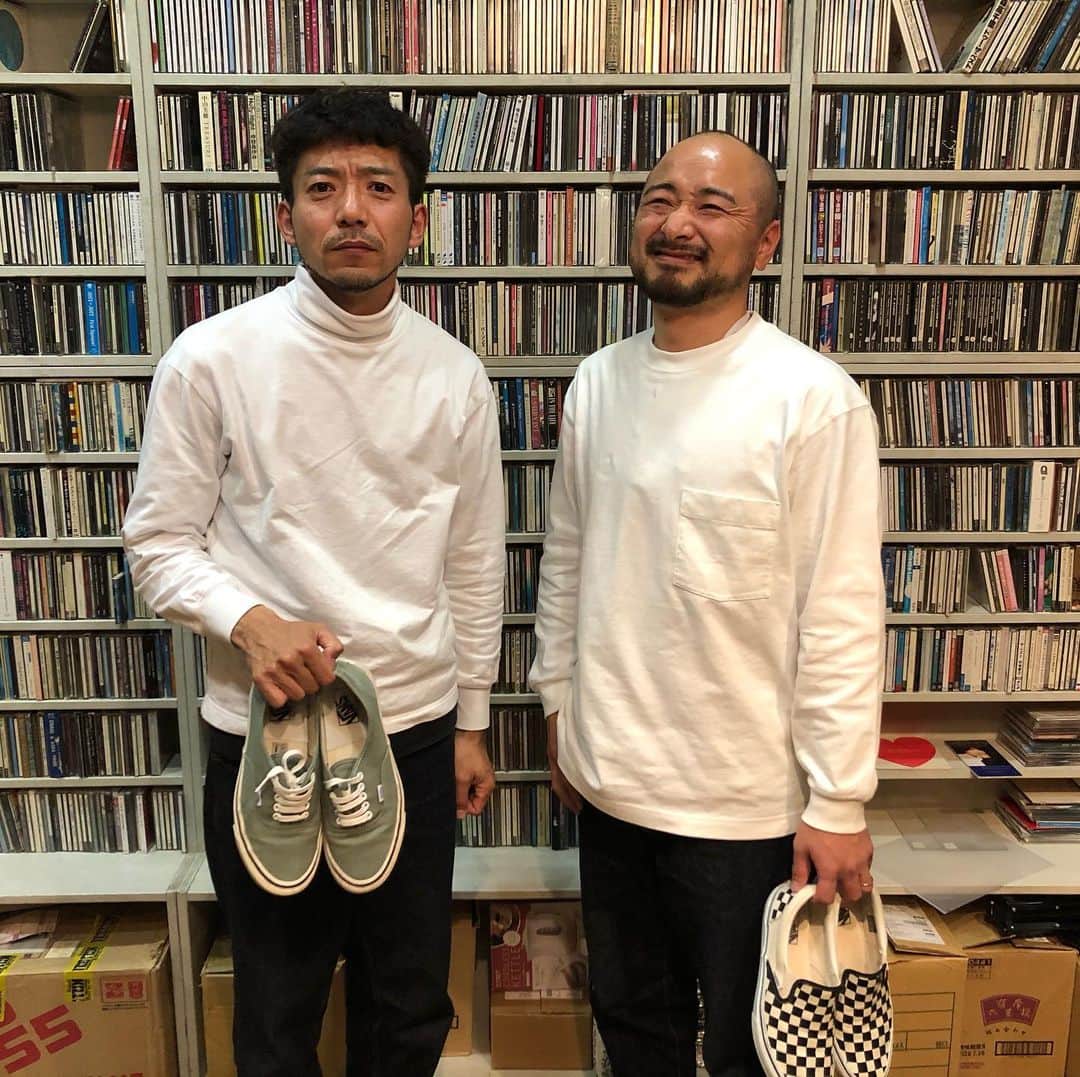 森慎太郎のインスタグラム：「昨日は相方の誕生日でした。 42歳、白Ｔルックは相方に譲ろう。 #4月4日」