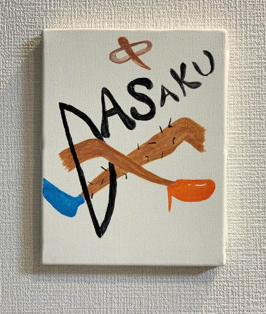 のインスタグラム：「・  お家で絵を描いたー🟧🟦🟫 ・  #dasaku ・  I drew the picture at home🟠🔵🟤 ・  #新谷あやか #shinyaayaka #actress #女優 #英語の先生 #englishteacher  #picture #絵　#おうちで絵 #blue  #orange #brown #お絵かき #stayhome」