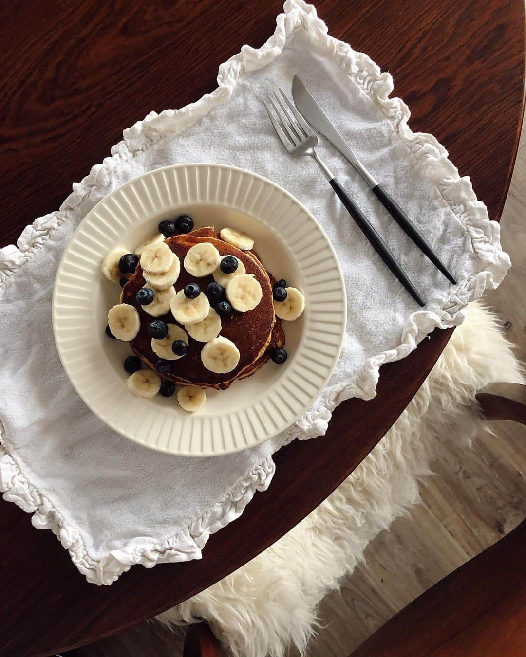 大屋夏南さんのインスタグラム写真 - (大屋夏南Instagram)「Sunday pancakes 🥞 グルテンフリーバナナパンケーキ🍌 ポッドキャスト聴きながらパンケーキ焼く日曜日✨ ・ ・ #vegan #glutenfree #おうち時間」4月5日 12時27分 - __kana_oya__