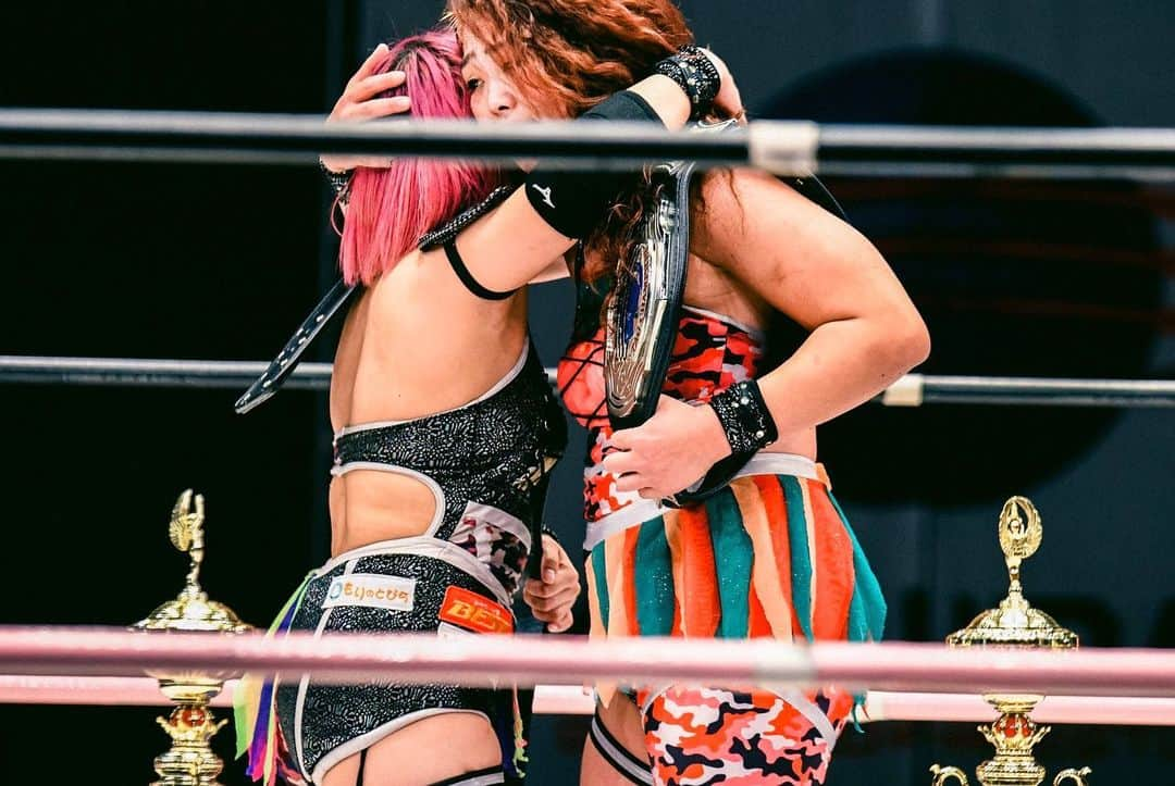 DASH・チサコさんのインスタグラム写真 - (DASH・チサコInstagram)「#令和アルテマパワーズ  @hiroyo.destroy.matsumoto @dashchisako  Strongest tag team👑 📸 @yumiiii125」4月5日 12時28分 - dashchisako