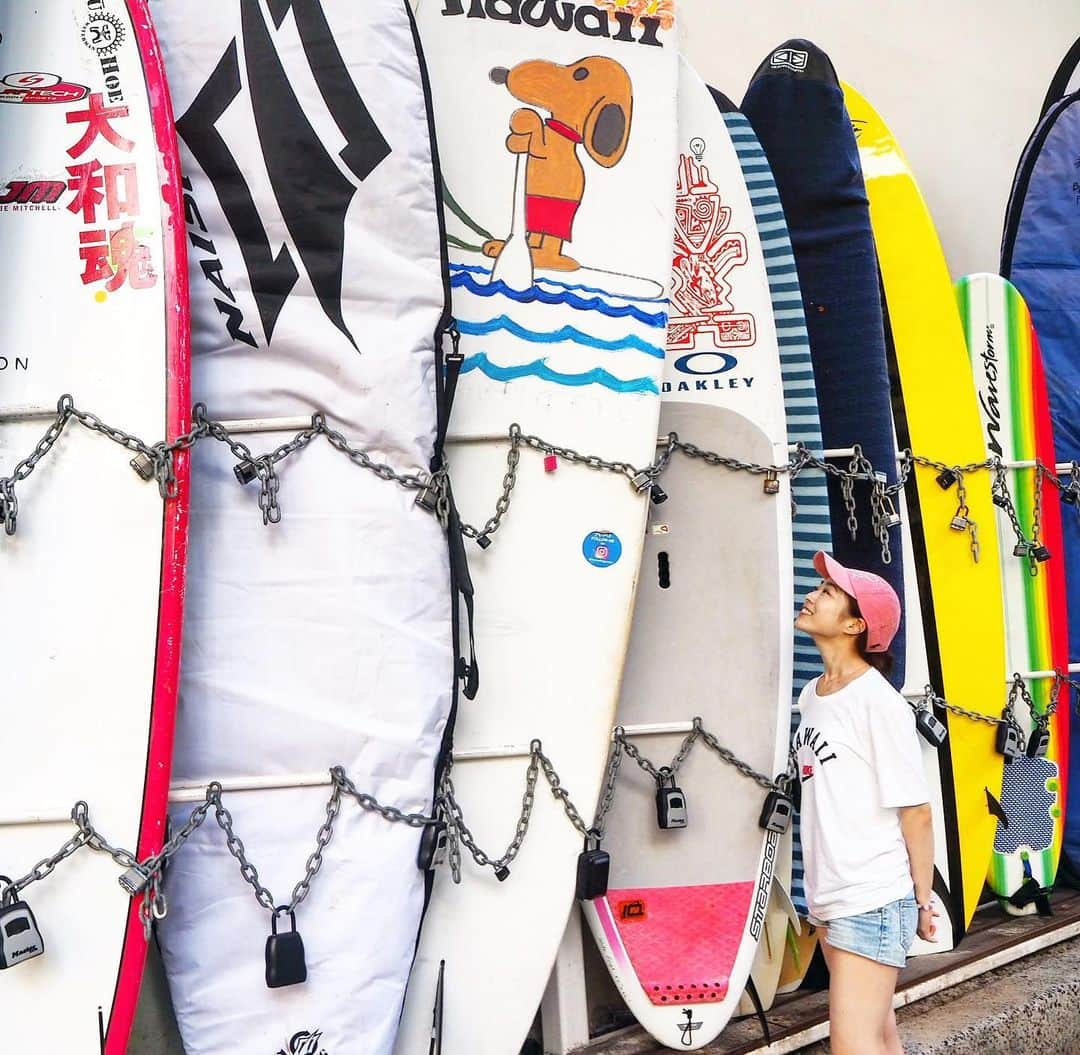 川端里奈さんのインスタグラム写真 - (川端里奈Instagram)「・ hawaii❤️ はやくコロナが終息して 外で思いっきり遊んだり旅行したり 大好きな人と美味しいご飯食べに行ったりしたいな🥰 でも今はおうちでの時間を 思いっきり楽しむ😊 ・ ・ ・ #yogainstructor #yoga#ヨガインストラクター#ヨガ#ヨガ好きな人と繋がりたい #ヨガ好き女子#ピラティス#筋トレ#美尻#筋トレ女子#丁寧な暮らし#セルフプロデュース#今よりもっといい身体 #hawaii#hawaii大好き#おうち時間」4月5日 12時41分 - rinaastagram723